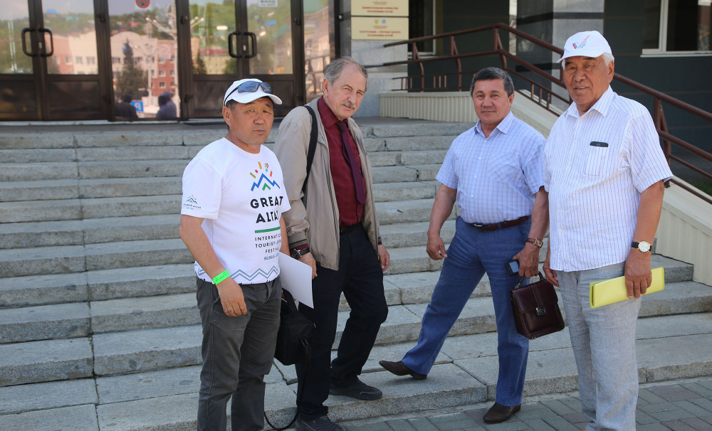 Түнш сэтгүүлчдийн Горно-Алтай дахь уулзалт